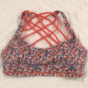 Lululemon workout bra size 6